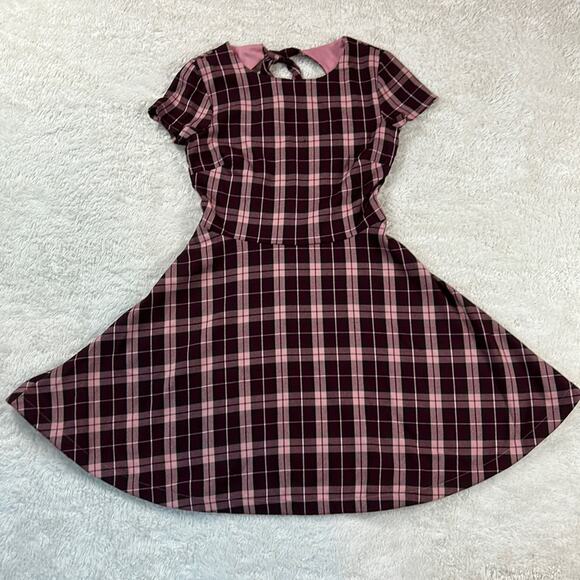 B. Darlin pink plaid fit and flare short sleeved dress, size 9 or 10 - Picture 3 of 8